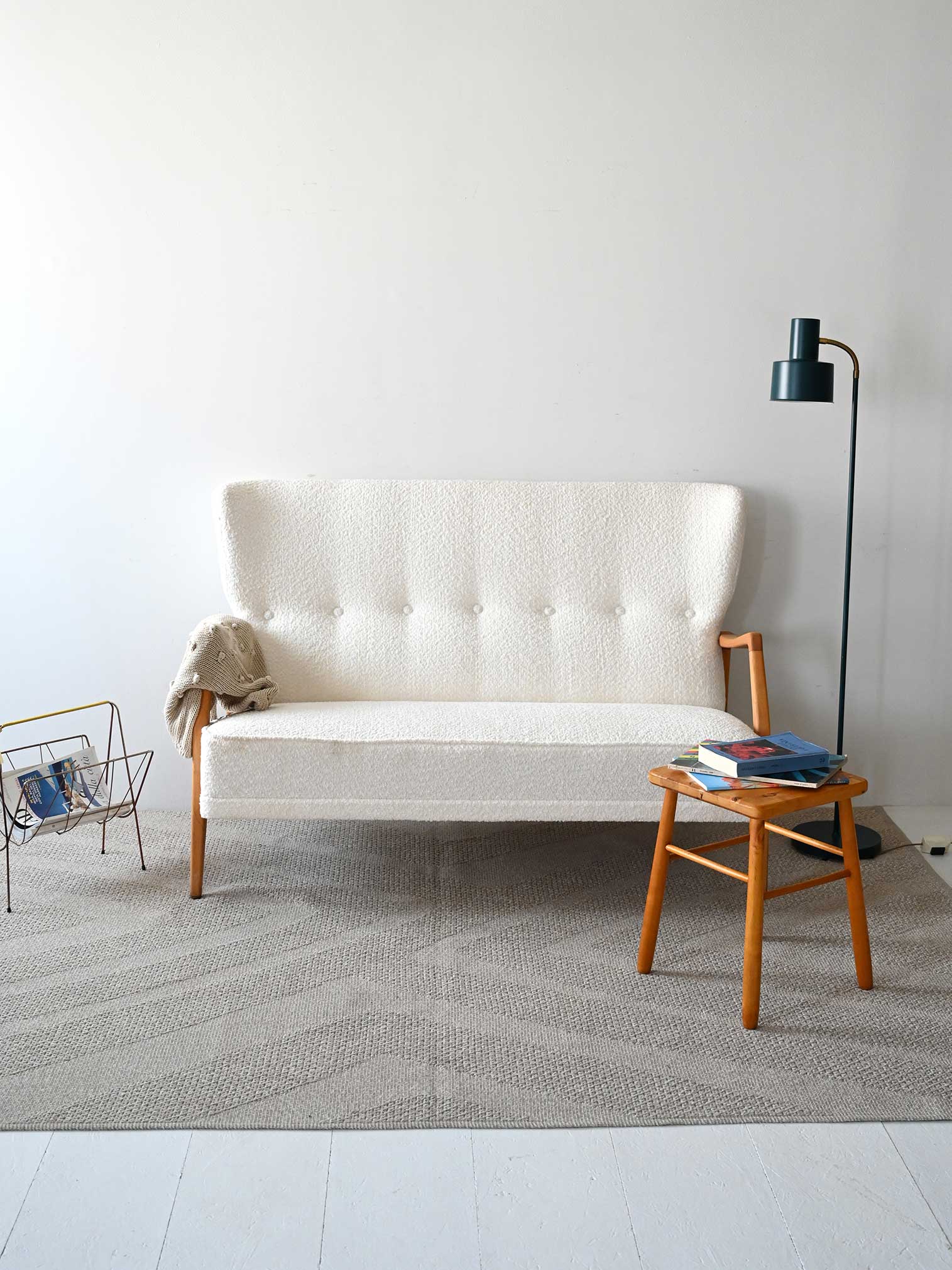 Divano scandinavo vintage con tessuto bouclé