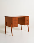 Scrivania scandinava in teak con sei cassetti, anni '60