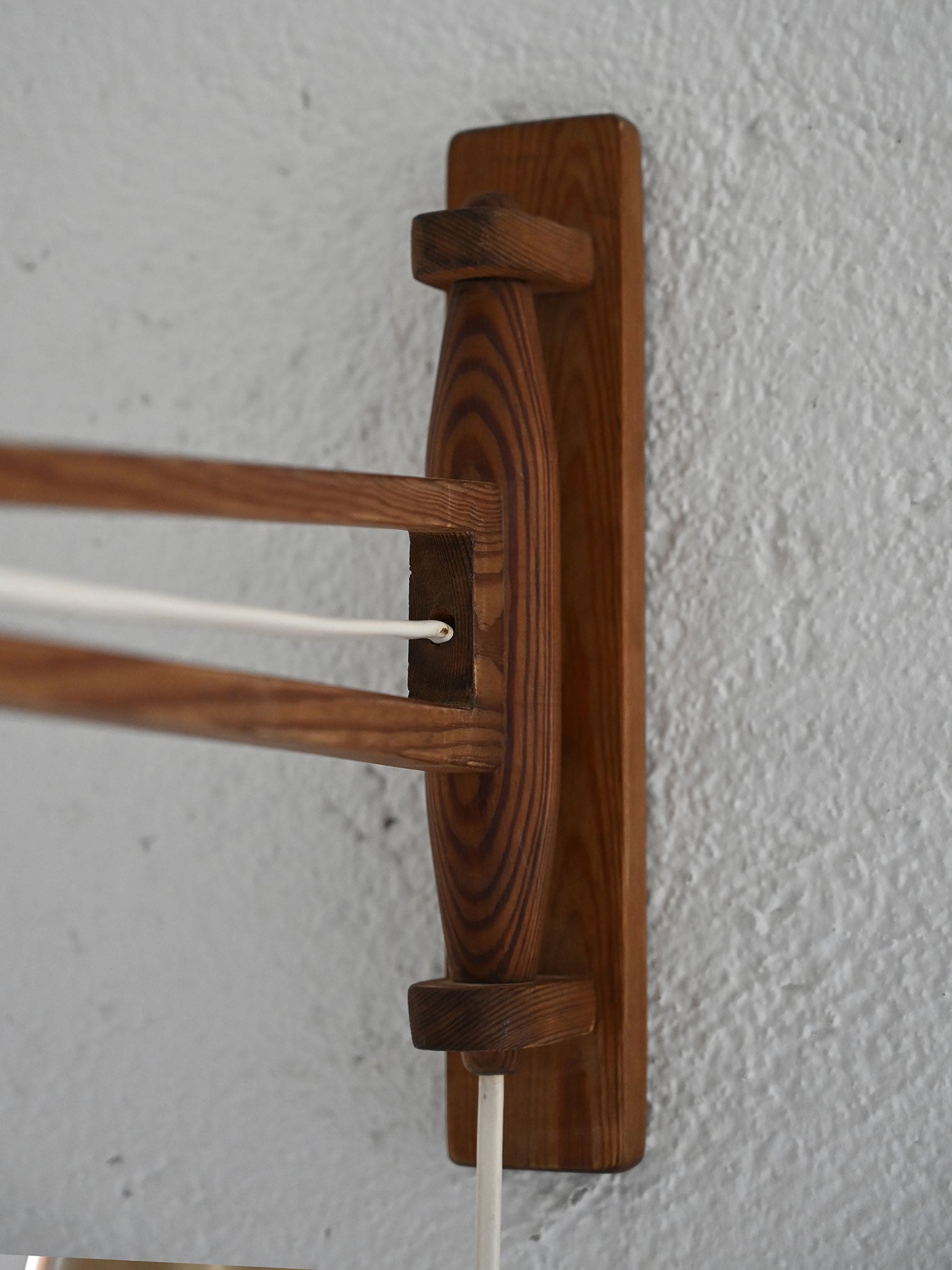 Applique in legno con braccio orientabile 7