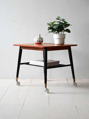 Coffee table scandinavo vintage in teak con rotelle