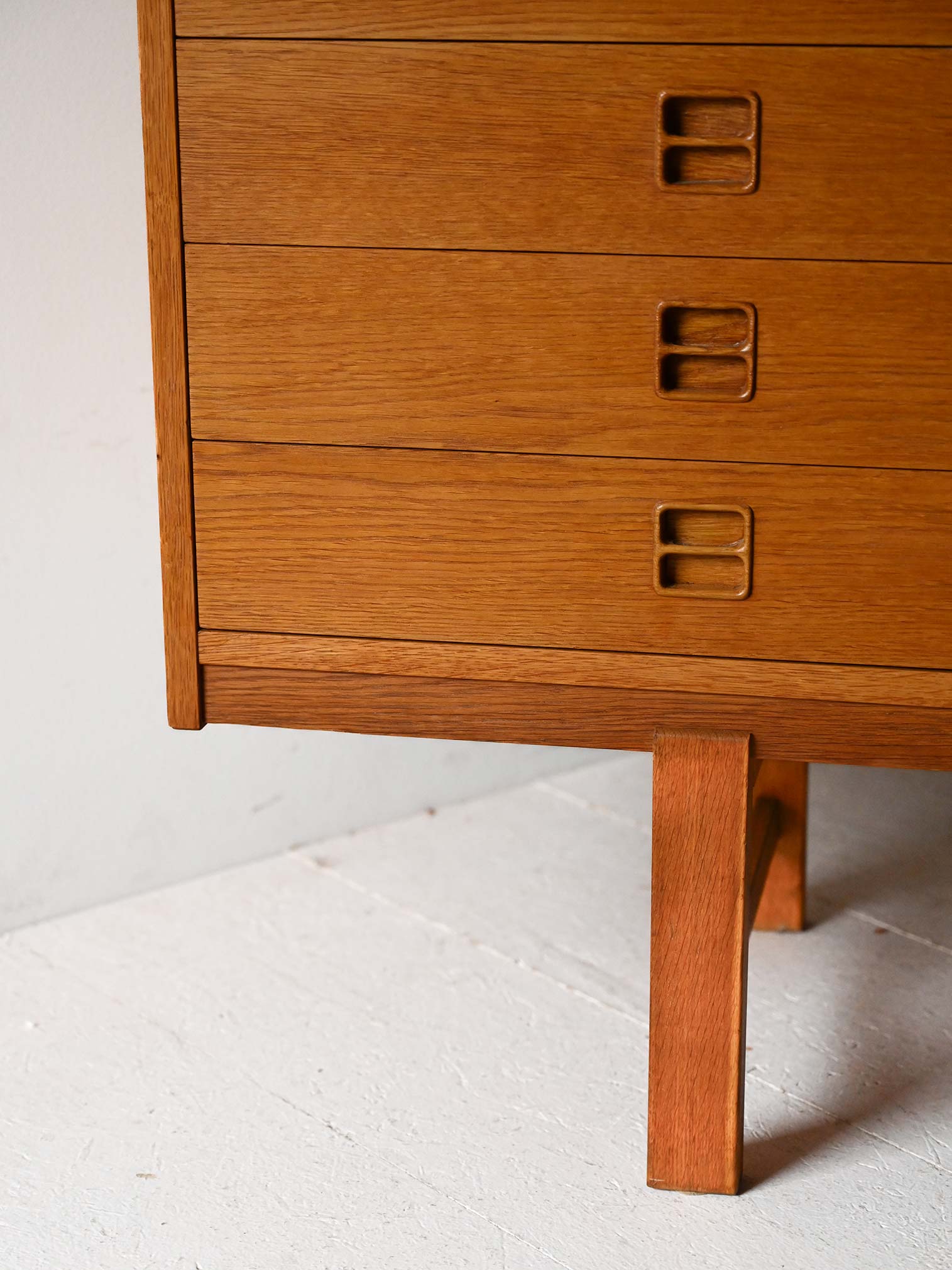 Sideboard scandinavo vintage in rovere con cassetti e ante