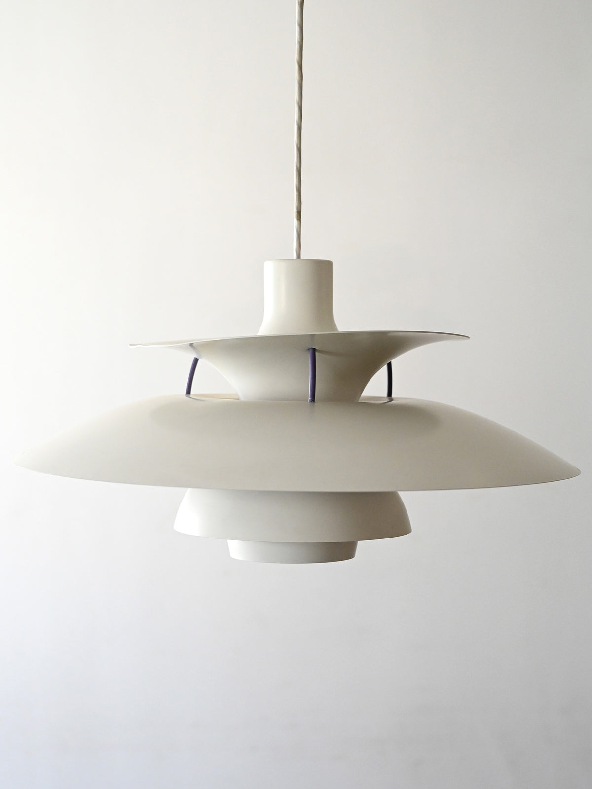 Lampadario PH 5 bianco di Poul Henningsen 1