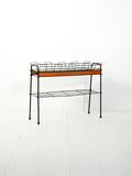 Portafiori scandinavo in metallo nero e teak 2