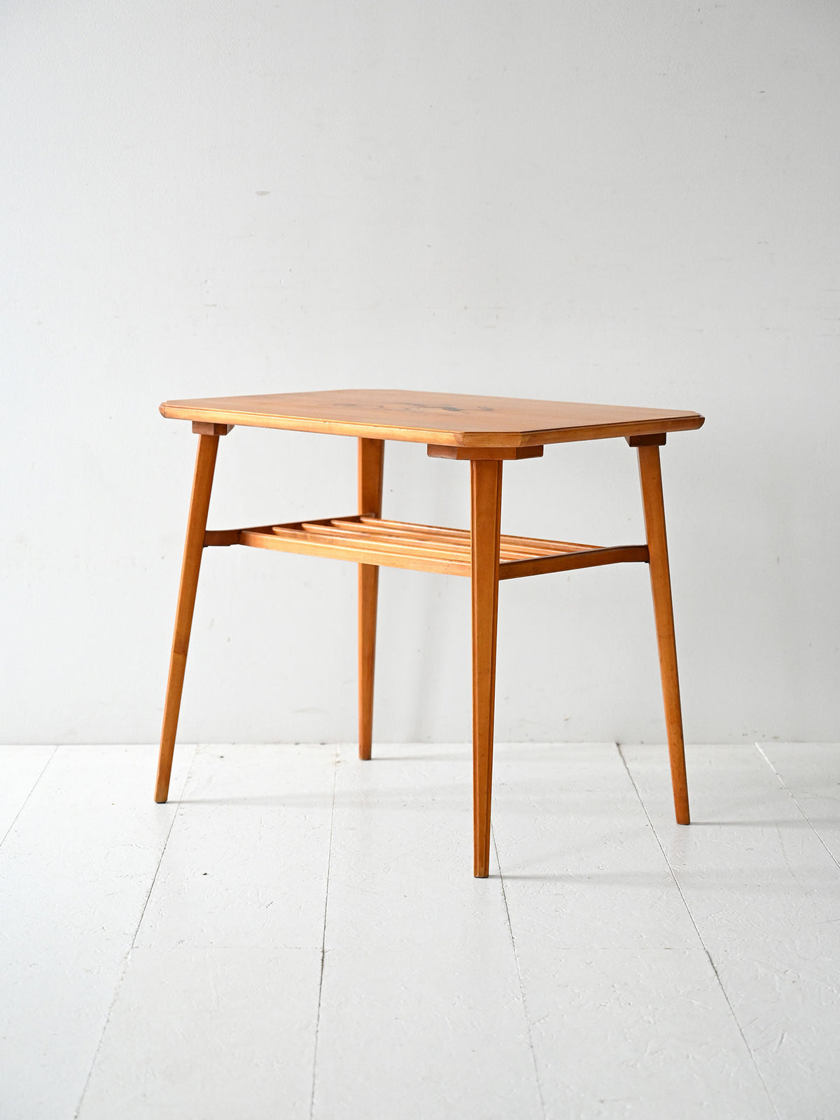 Tavolino scandinavo vintage in betulla con intarsio 4