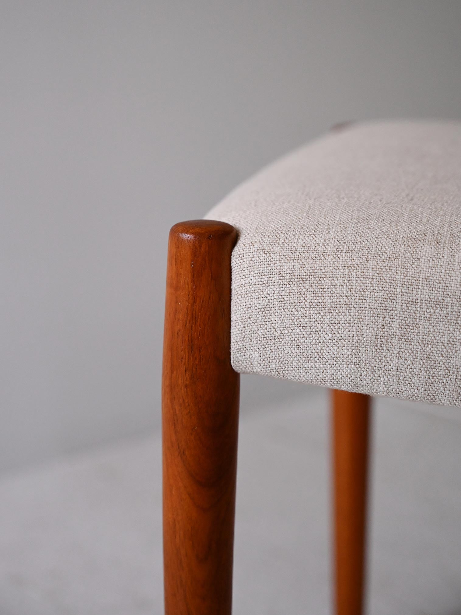 Sedia scandinava vintage anni 60 in teak curvato