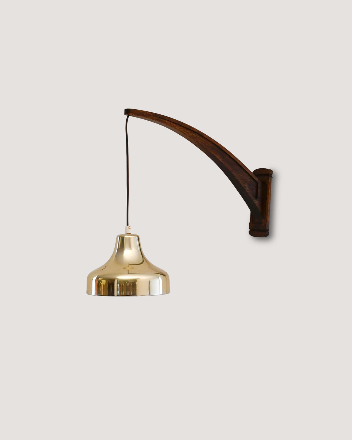 Applique scandinava vintage con abat-jour pendente in ottone