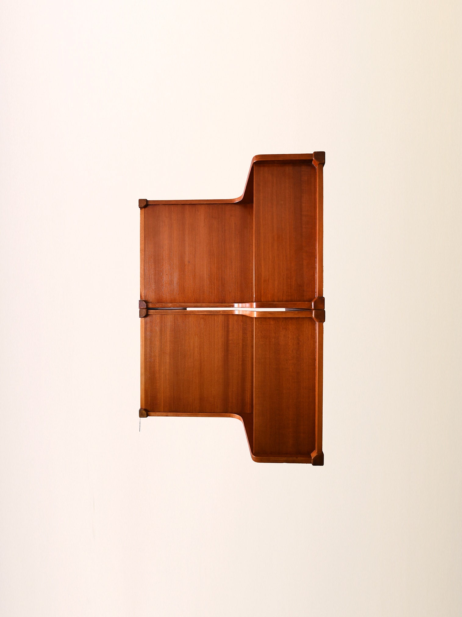 Comodini scandinavi anni '60 con piano doppio 8