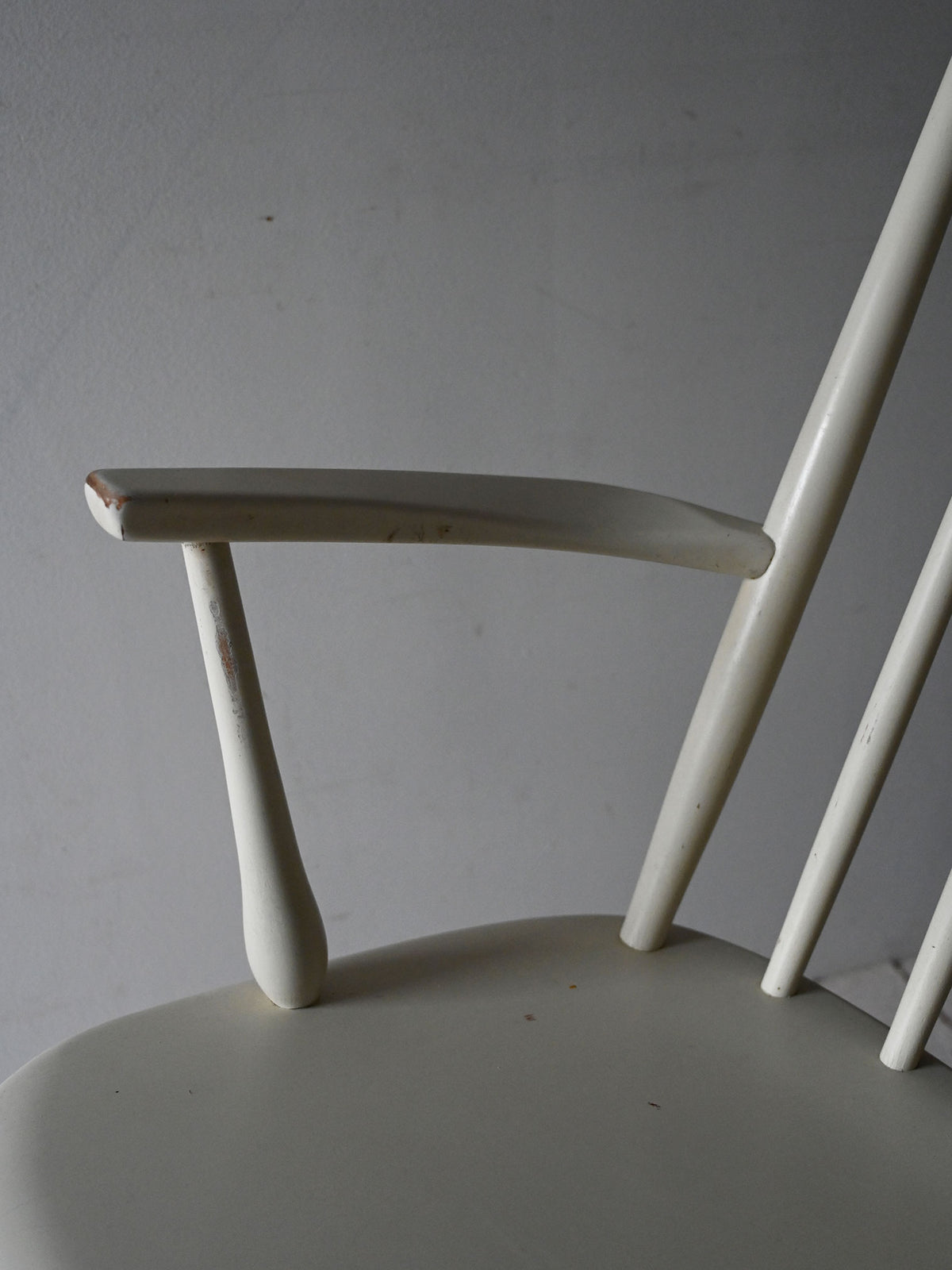 Sedia a dondolo scandinava Mid-Century 8