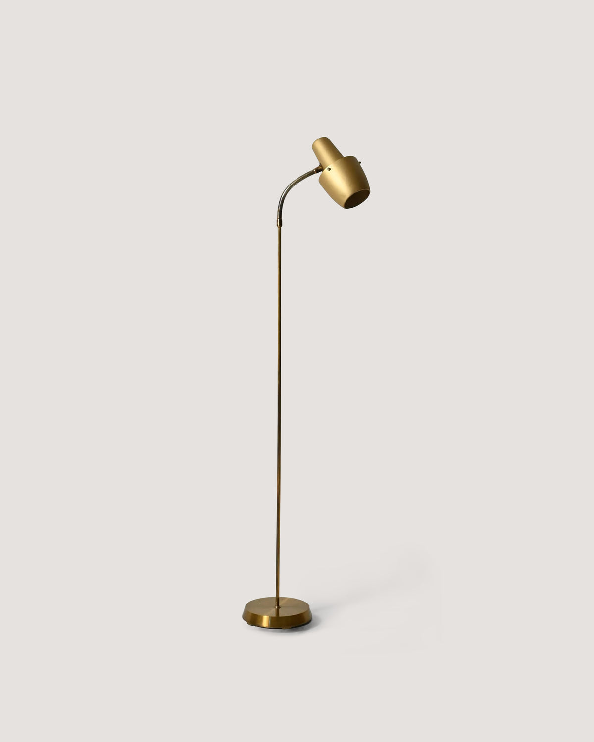 Lampada da terra scandinava anni ’50/’60 in ottone