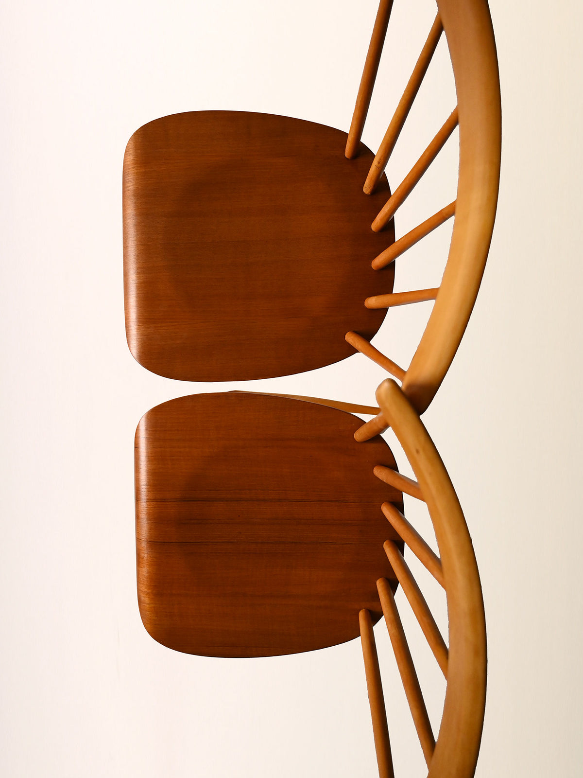 Coppia di sedie scandinave anni 50/60 in faggio e teak tipo Pinstol 7