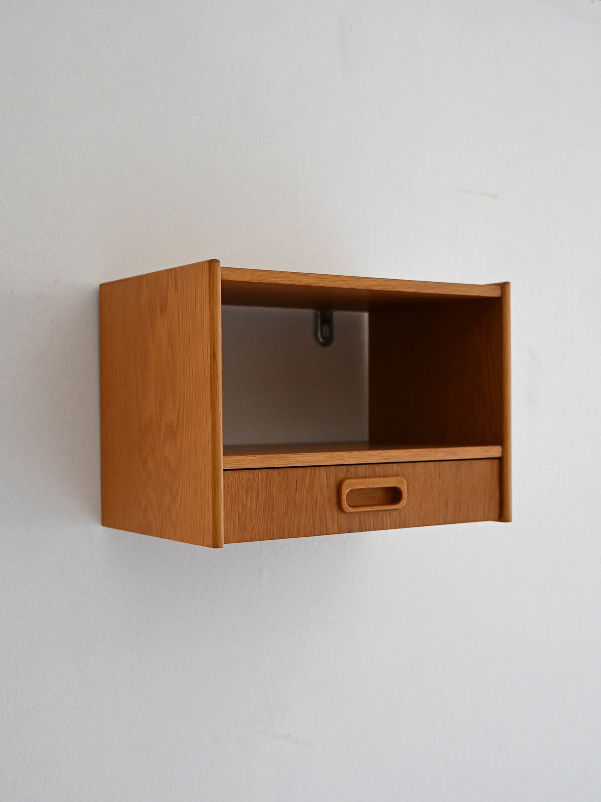 Comodino da parete scandinavo anni ’60 in rovere 3