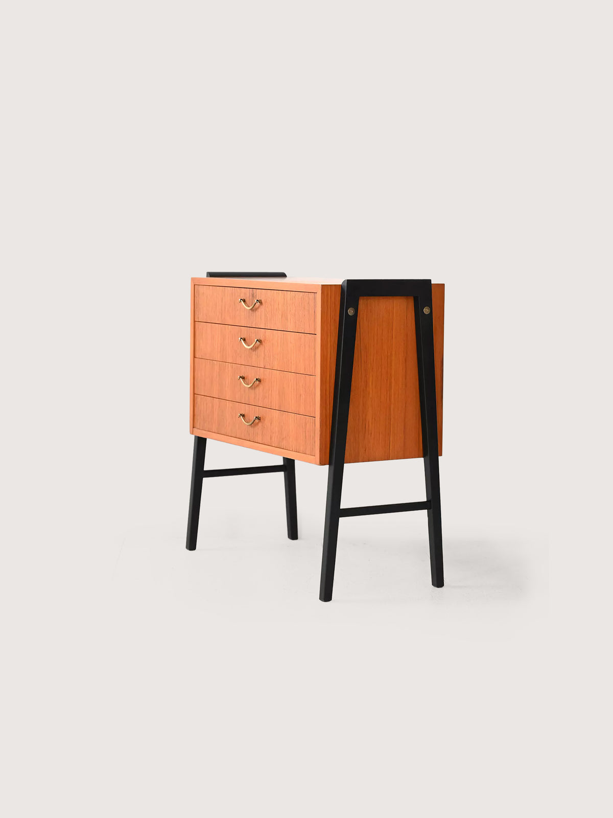 Comodino scandinavo anni ’50 in teak e ottone