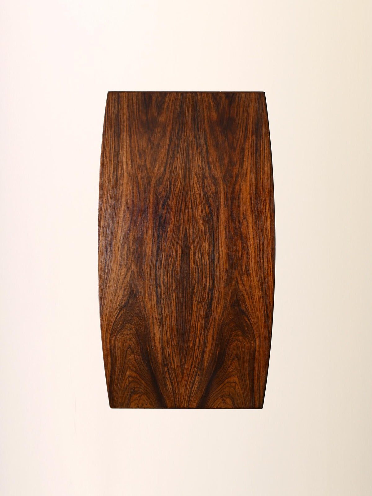 Tavolino scandinavo con gambe nere 9