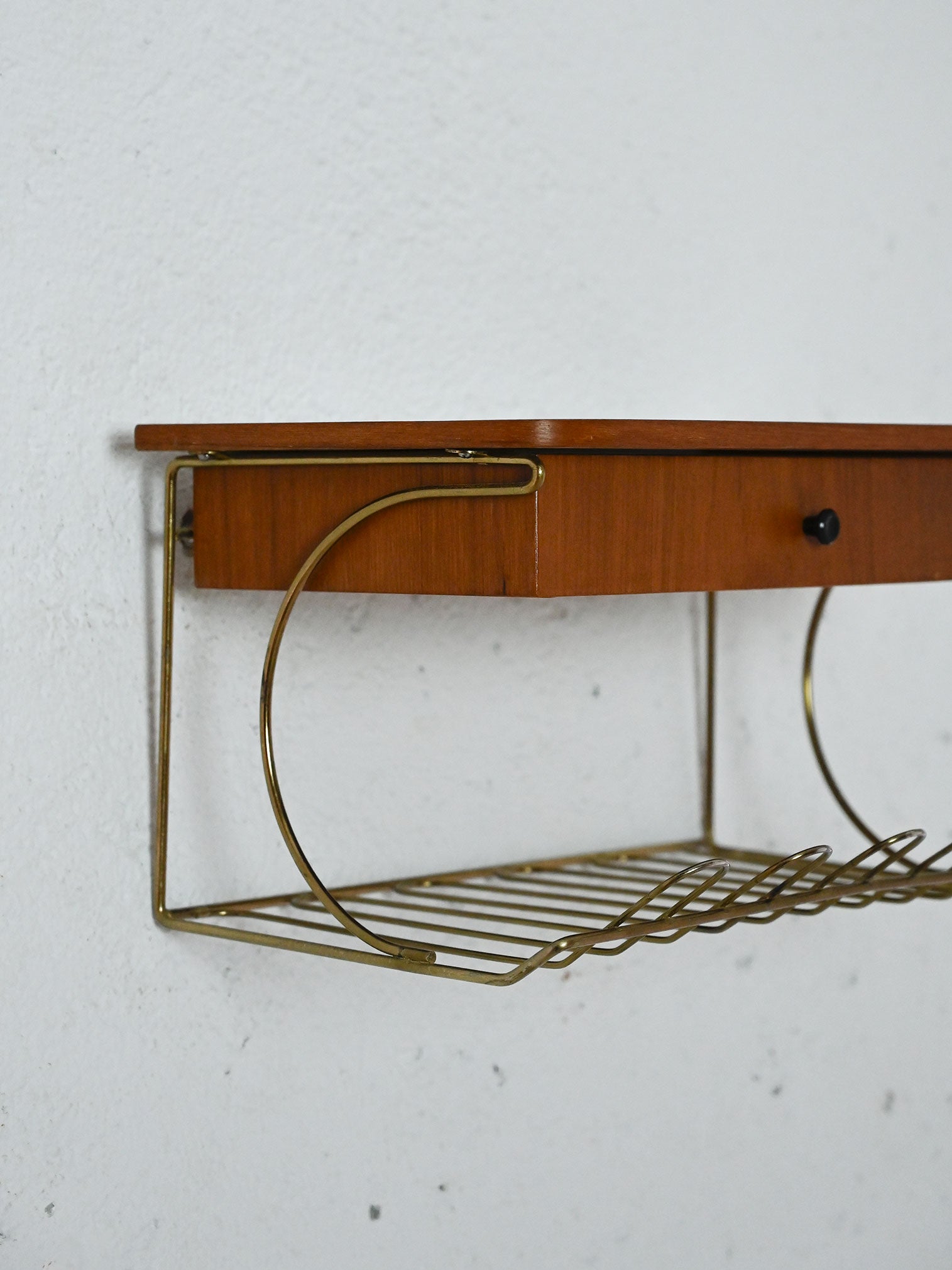 Comodino sospeso anni '60 3