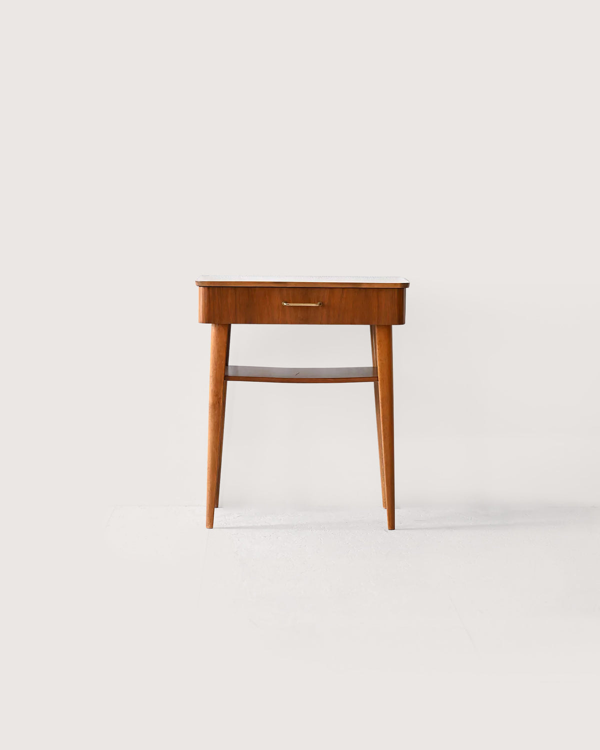 Comodino scandinavo in mogano