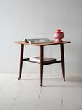 Coffee table scandinavo anni ’60 con mensola in paglia di Vienna