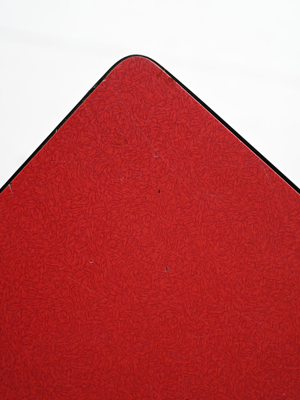 Tavolo da pranzo scandinavo anni '60 con top in formica rossa 3