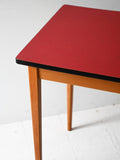 Tavolo da pranzo scandinavo anni '60 con top in formica rossa 5