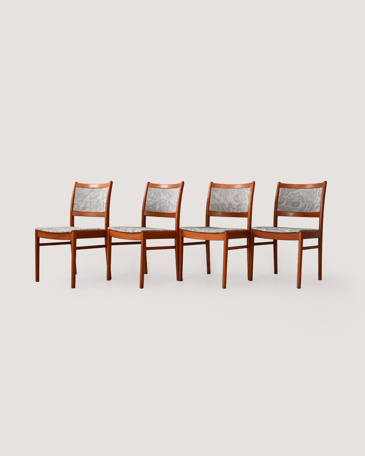 Set 4 sedie scandinave anni 60 in teak con tappezzeria originale