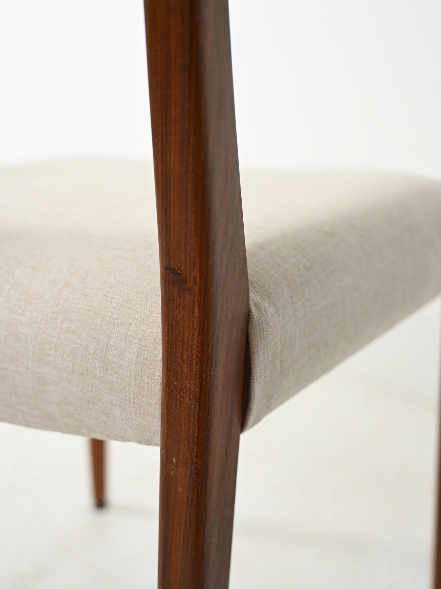 Set di sei sedie scandinave in teak anni ’60 12