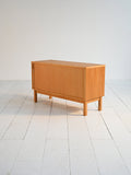 Cabinet scandinavo in rovere con anta a rullo, anni ’60 2