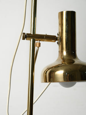 Lampada da terra scandinava in ottone con due punti luce regolabili 10
