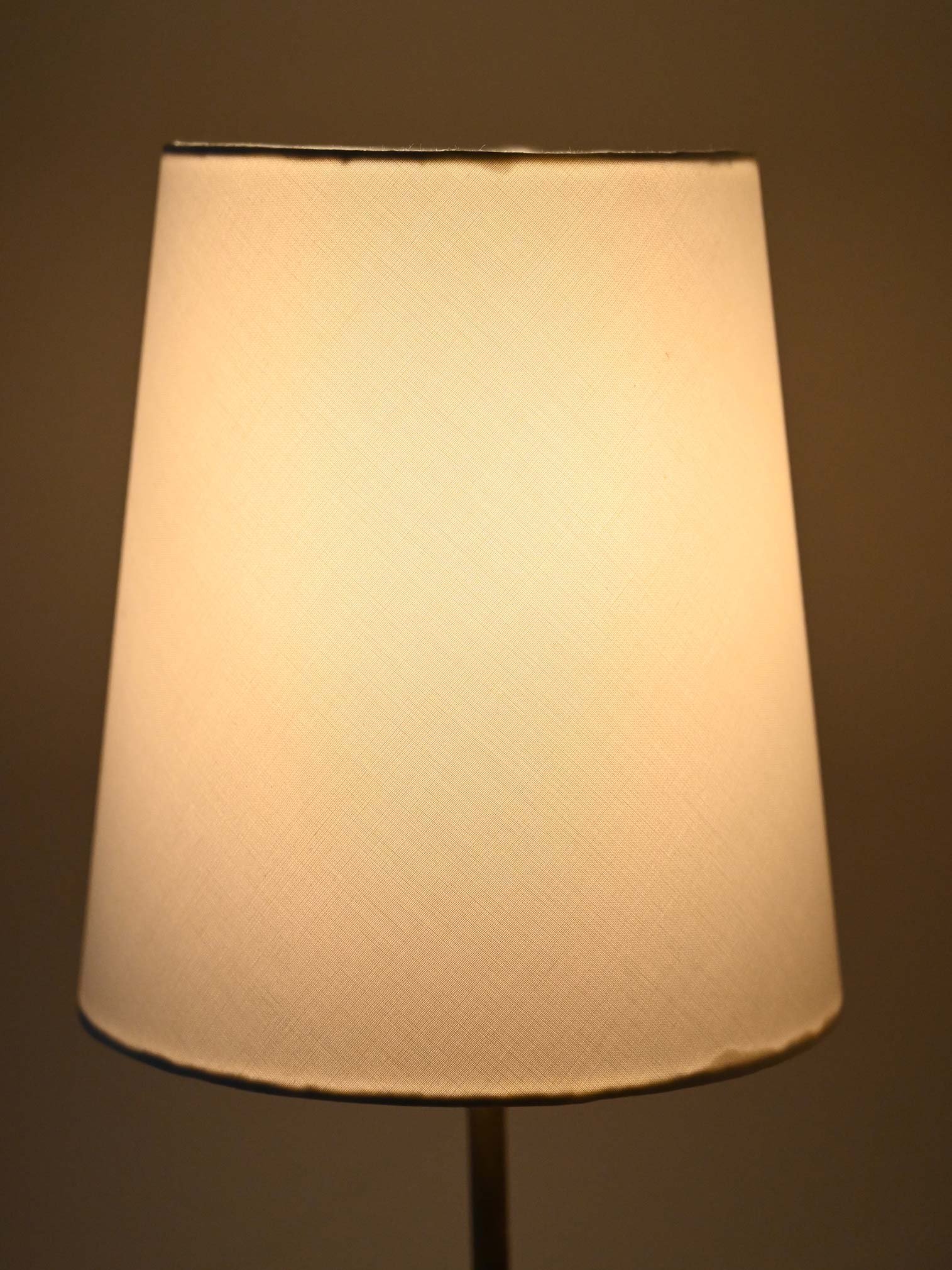 Coppia di abat-jour scandinave in ottone 5