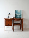 Scrivania scandinava vintage con blocco di cassetti e vano libreria