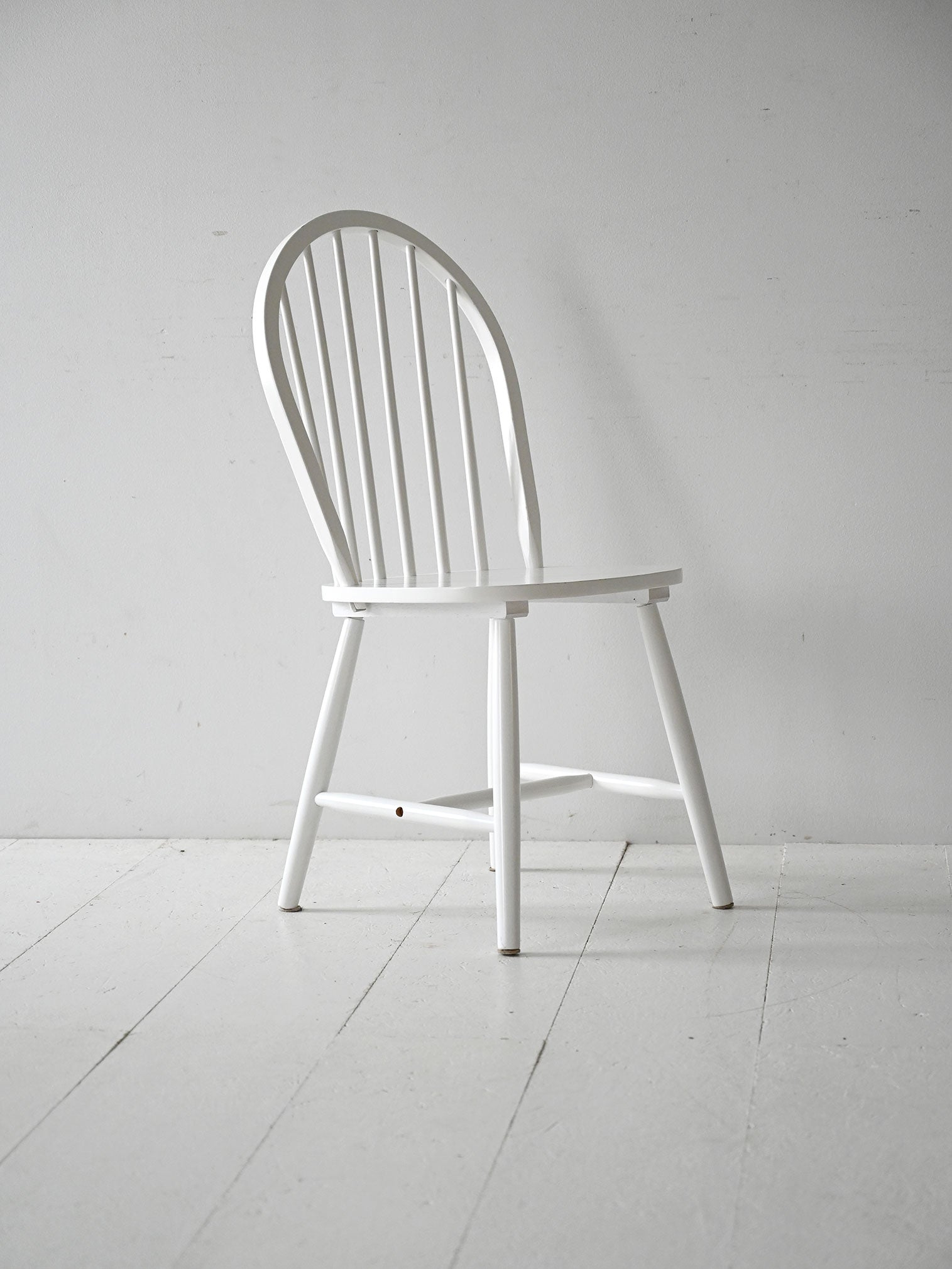 Sedia scandinava bianca 1