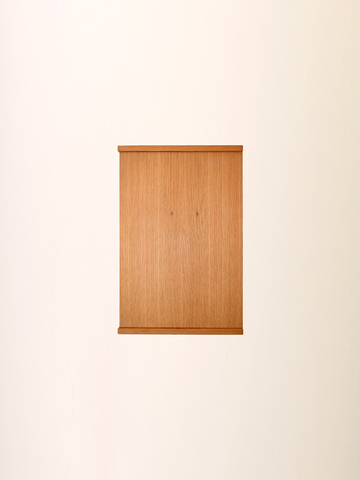 Comodino scandinavo in teak dal design geometrico 6