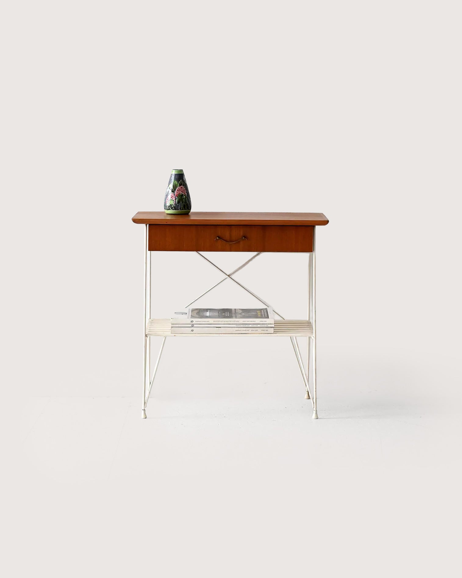 Comodino scandinavo anni 60 in metallo e mogano
