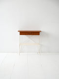 Comodino scandinavo anni 60 in metallo e mogano 1