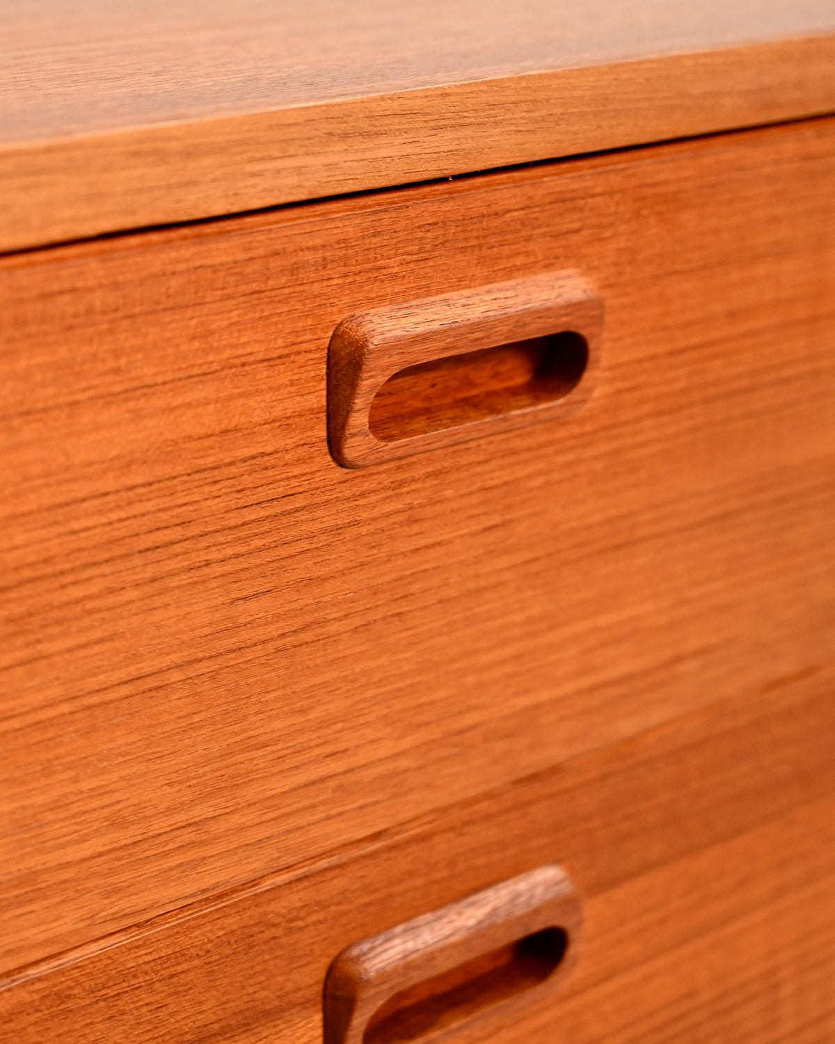 Sideboard scandinavo in teak con ante a serranda, anni ’60 9