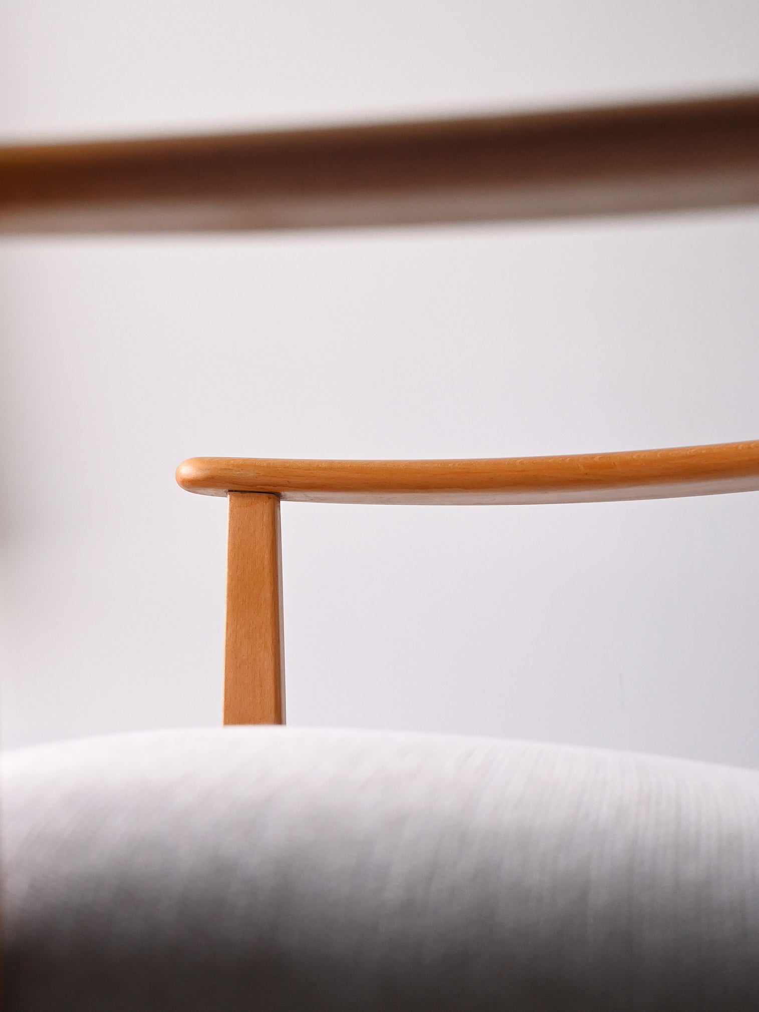 Coppia poltrone scandinave mid-century in rovere 4
