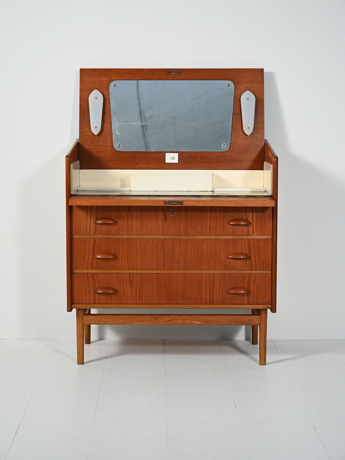 Toeletta con cassettiera scandinava in teak anni 50/60