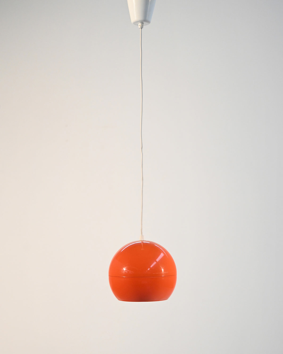 Lampada da soffitto in stile Space Age arancio, anni 60 4