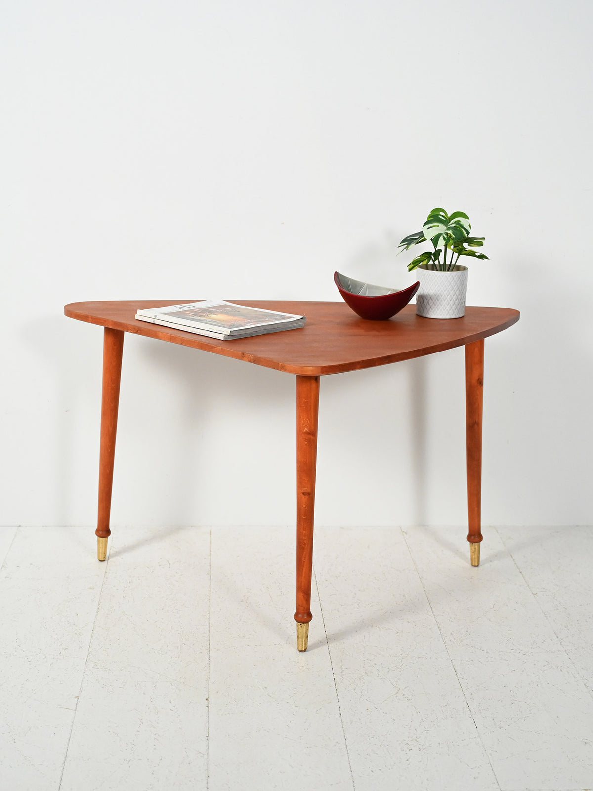 Coffee table triangolare scandinavo anni Sessanta