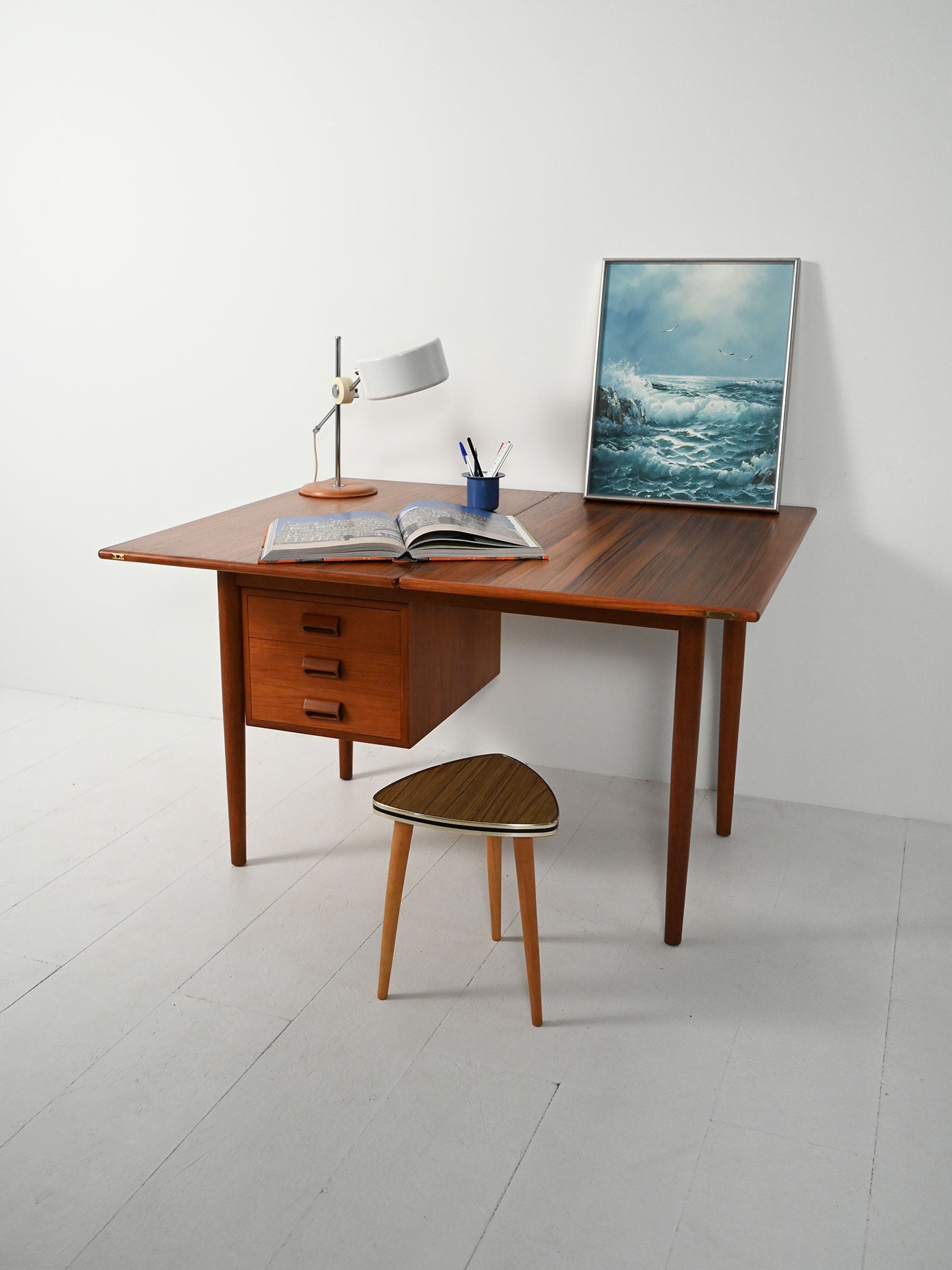 Scrivania scandinava di Børge Mogensen con piano “flip-top”