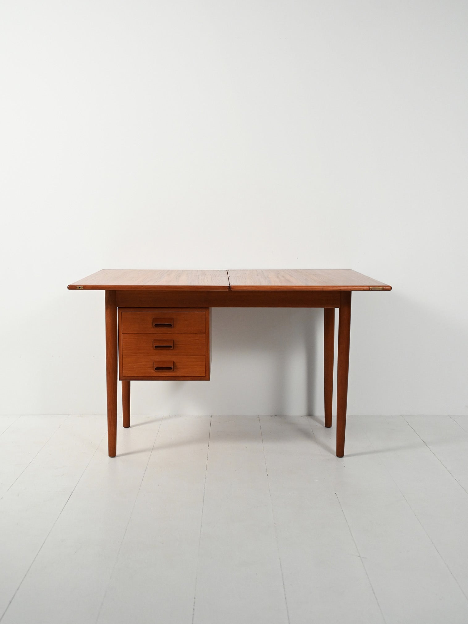 Scrivania scandinava di Børge Mogensen con piano “flip-top” 2