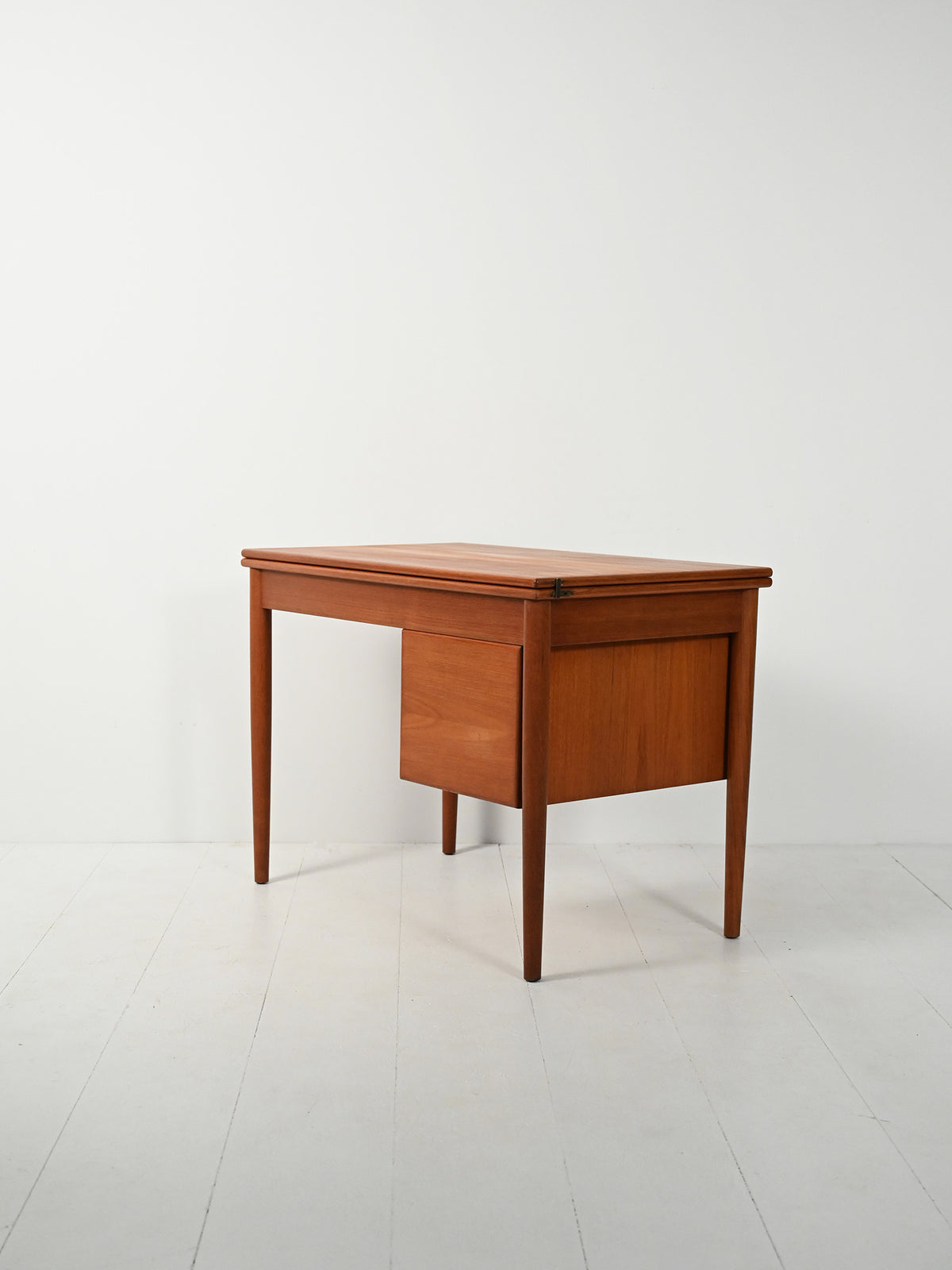 Scrivania scandinava di Børge Mogensen con piano “flip-top” 7