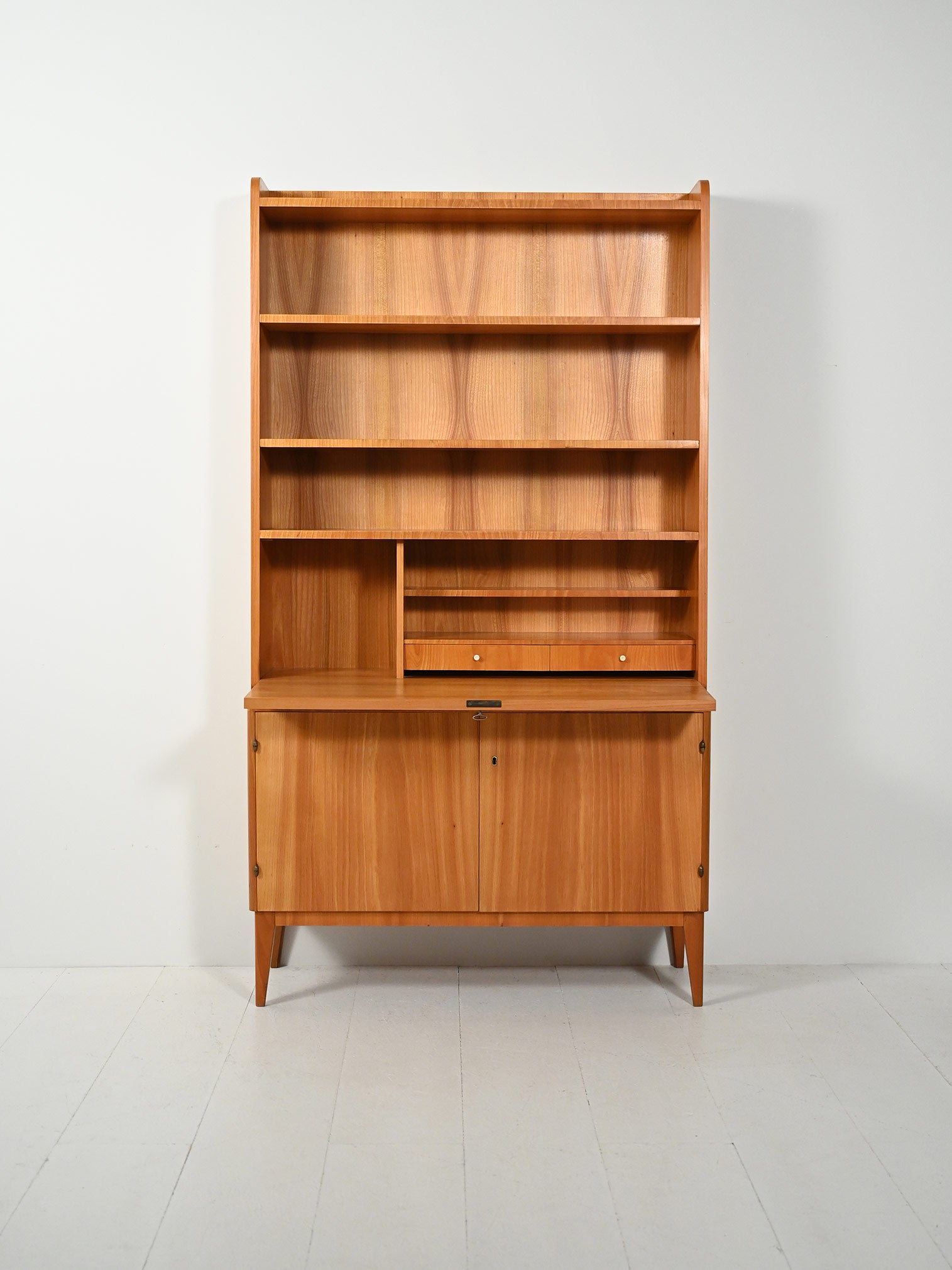 Libreria scandinava in olmo anni 30-40 1
