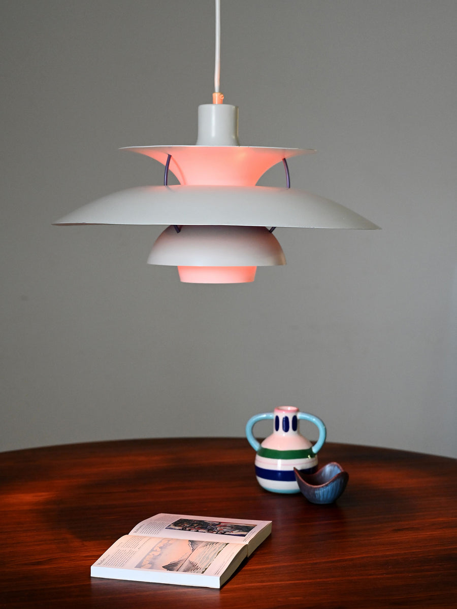 Lampada a sospensione “PH5” di Poul Henningsen per Louis Poulsen