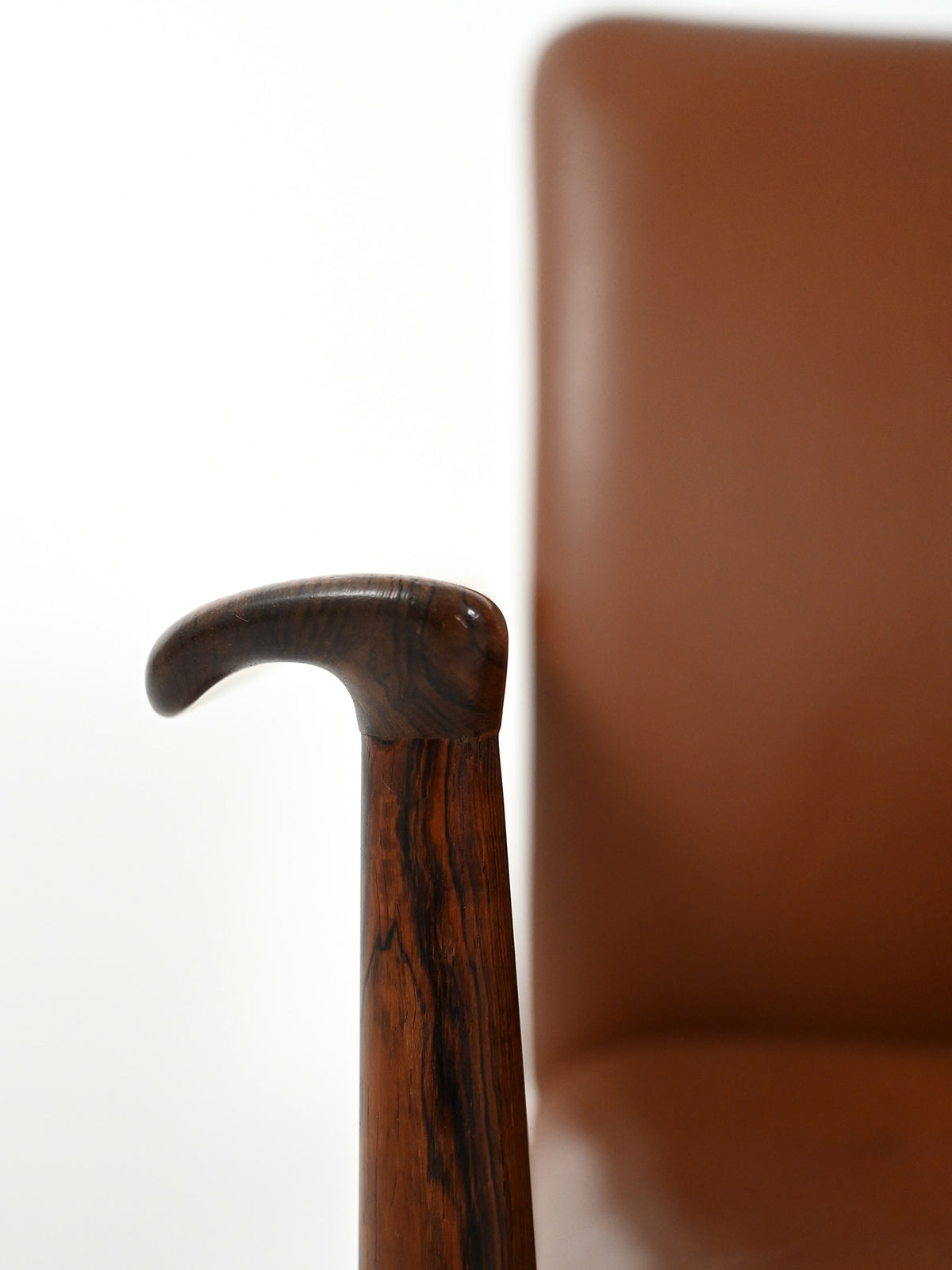 Coppia di poltrone “Diplomat” di Finn Juhl 6