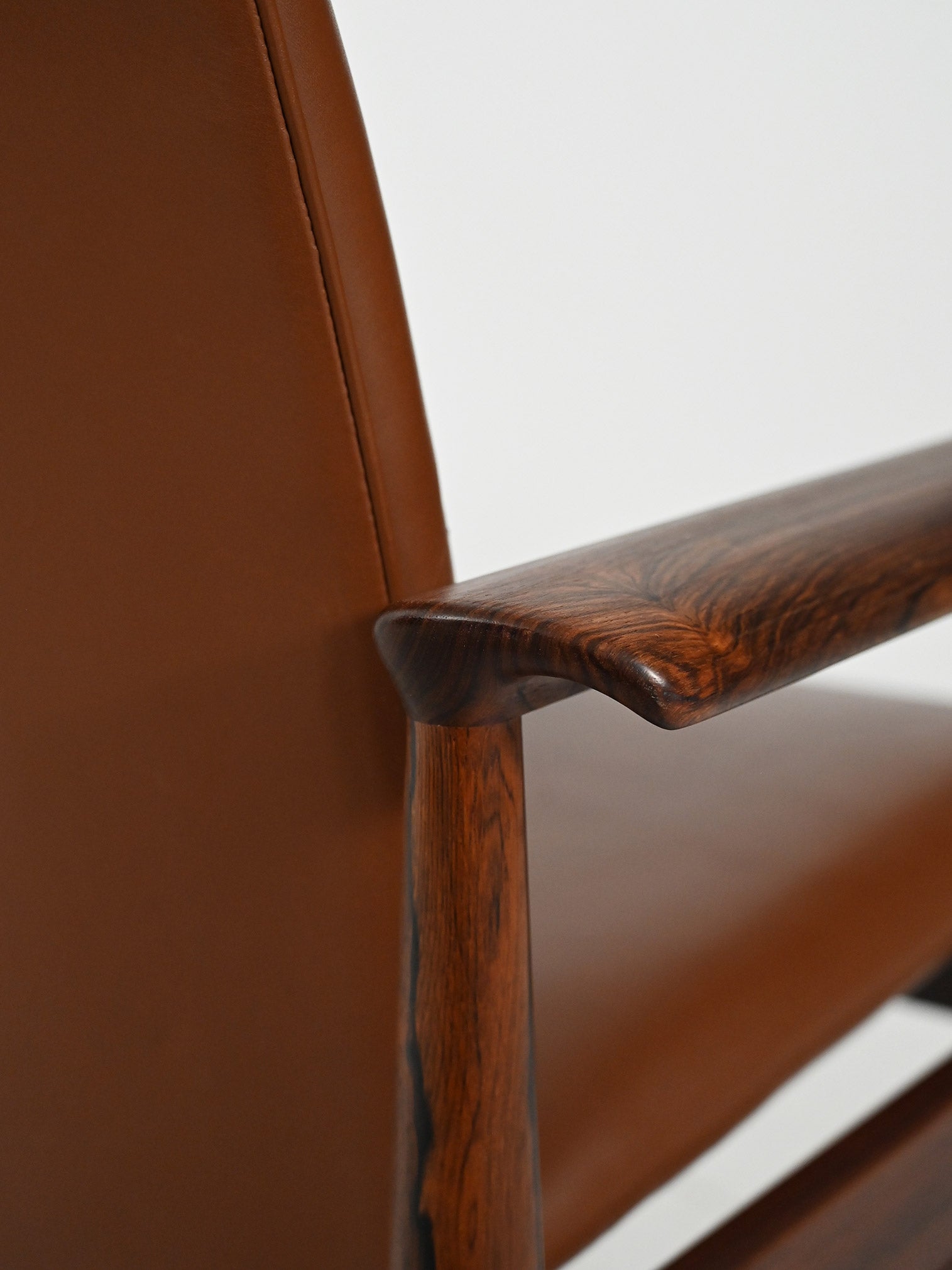 Coppia di poltrone “Diplomat” di Finn Juhl 8