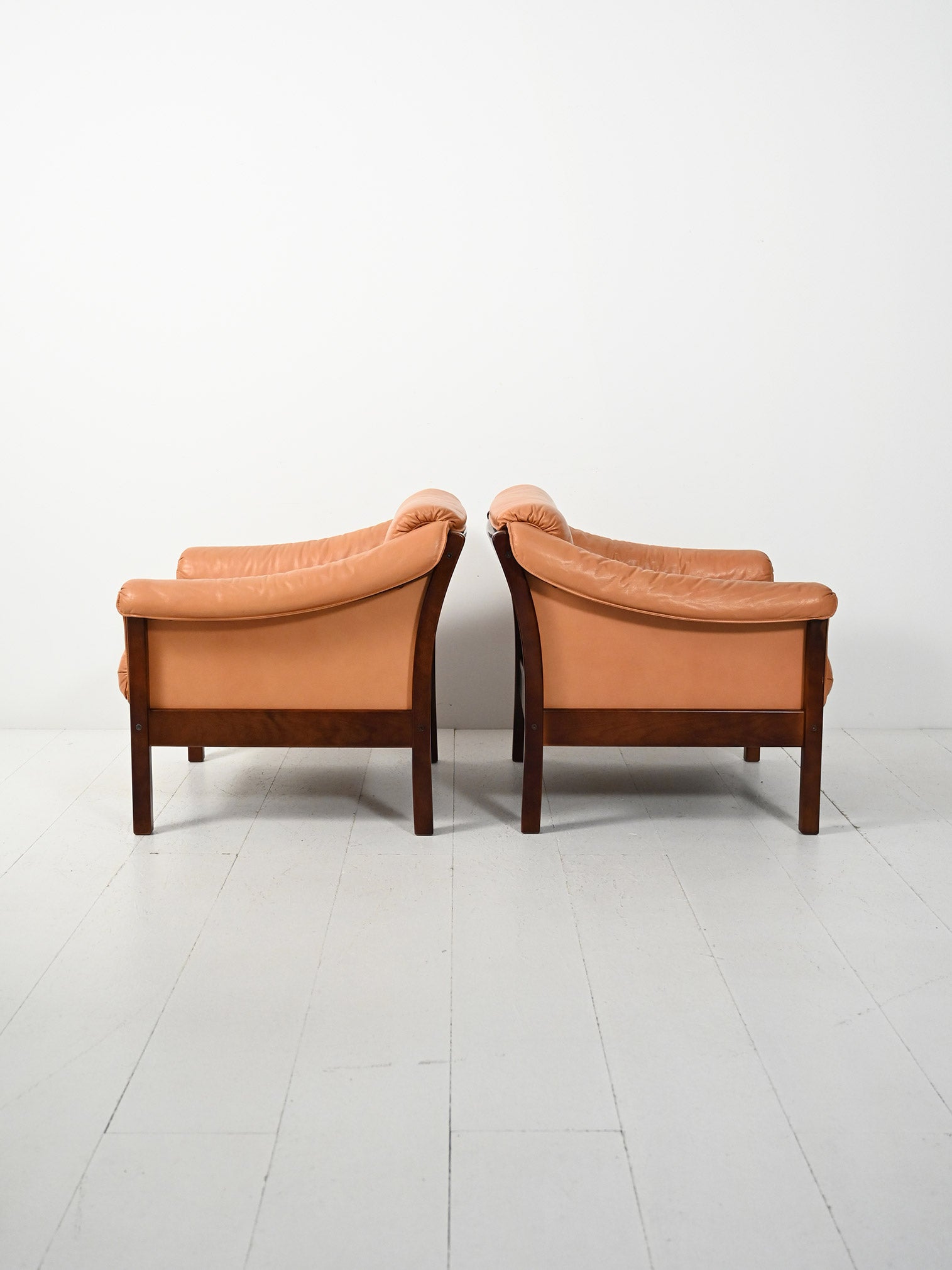 Coppia di poltrone scandinave anni Cinquanta in pelle