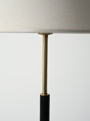 Lampada da terra scandinava in legno nero e ottone 6