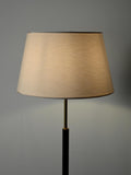 Lampada da terra scandinava in legno nero e ottone 7