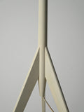 Lampada da terra tripode scandinava in legno laccato bianco 4