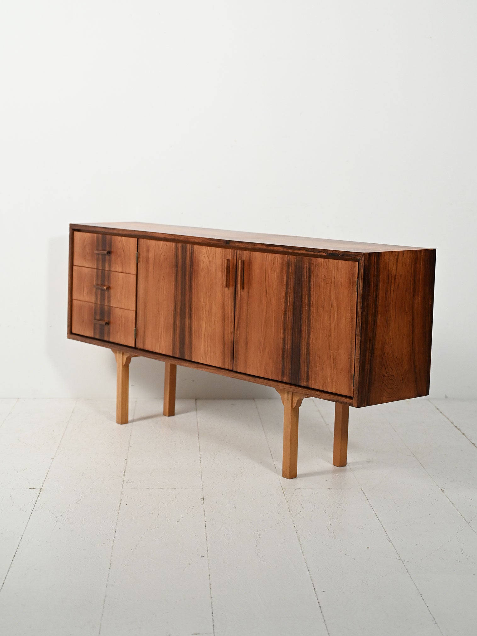 Piccolo sideboard scandinavo in palissandro 4
