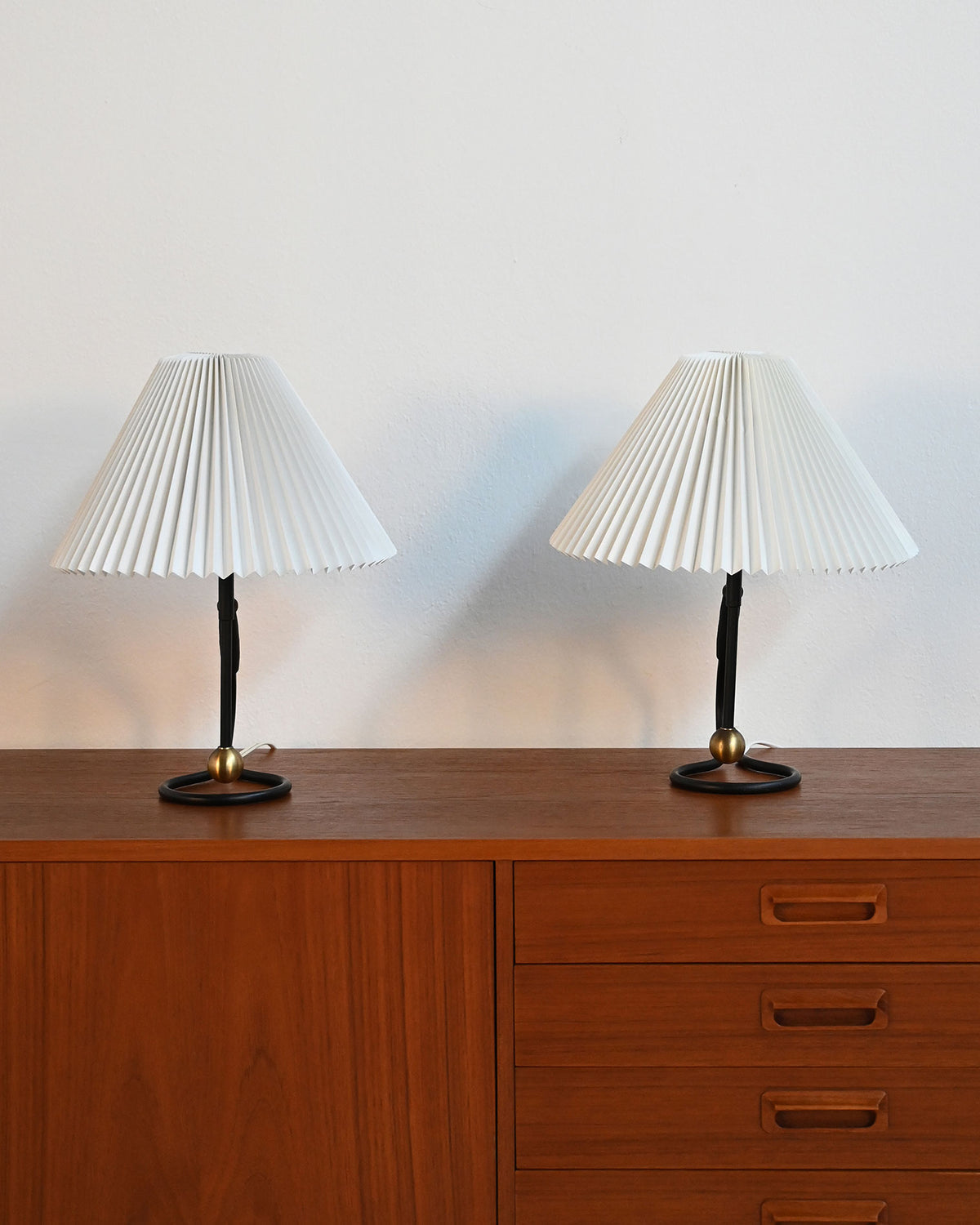 Coppia di lampade modello “Kip-Lamp” di Kaare Klint, anni ’40 1